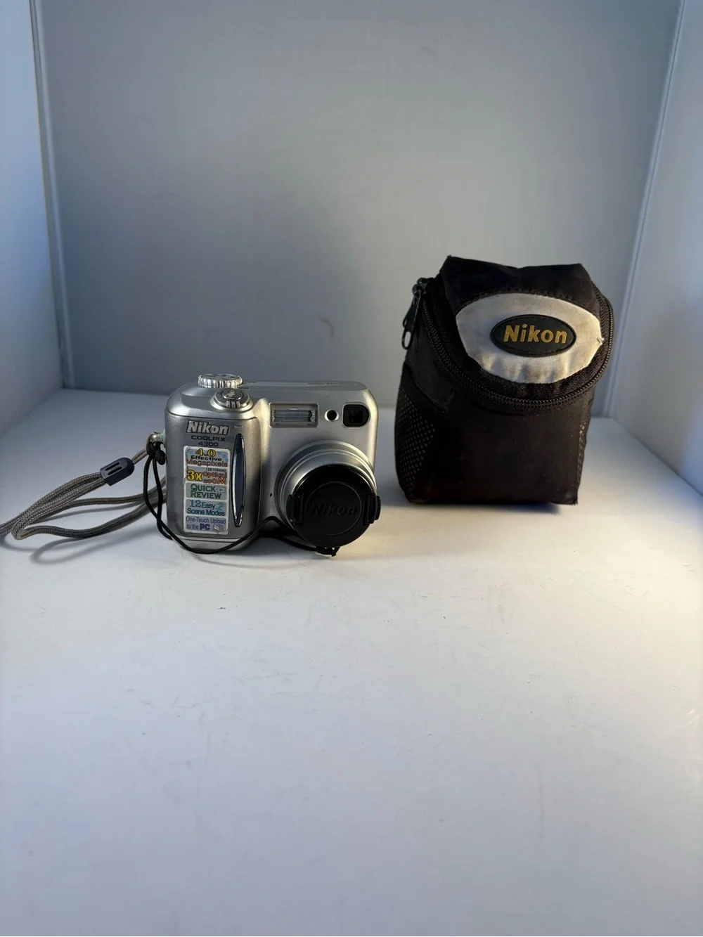 Nikon COOLPIX 4300 4.0MP Digital Camera Silver Memory Card Case BatteryUNTESTED